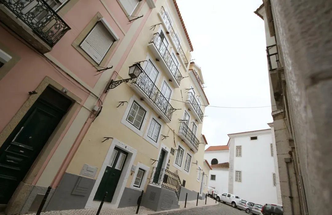 Alfama Right Point-1